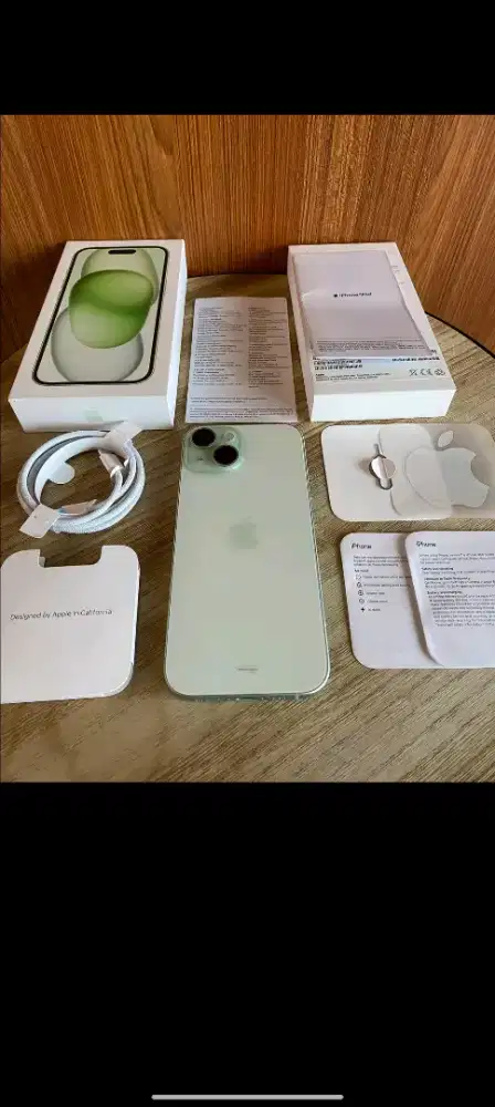 Promo cicilan iPhone 15 hijau by kredivo
