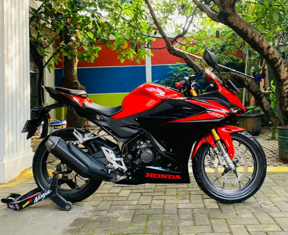 Honda CBR 150 R
