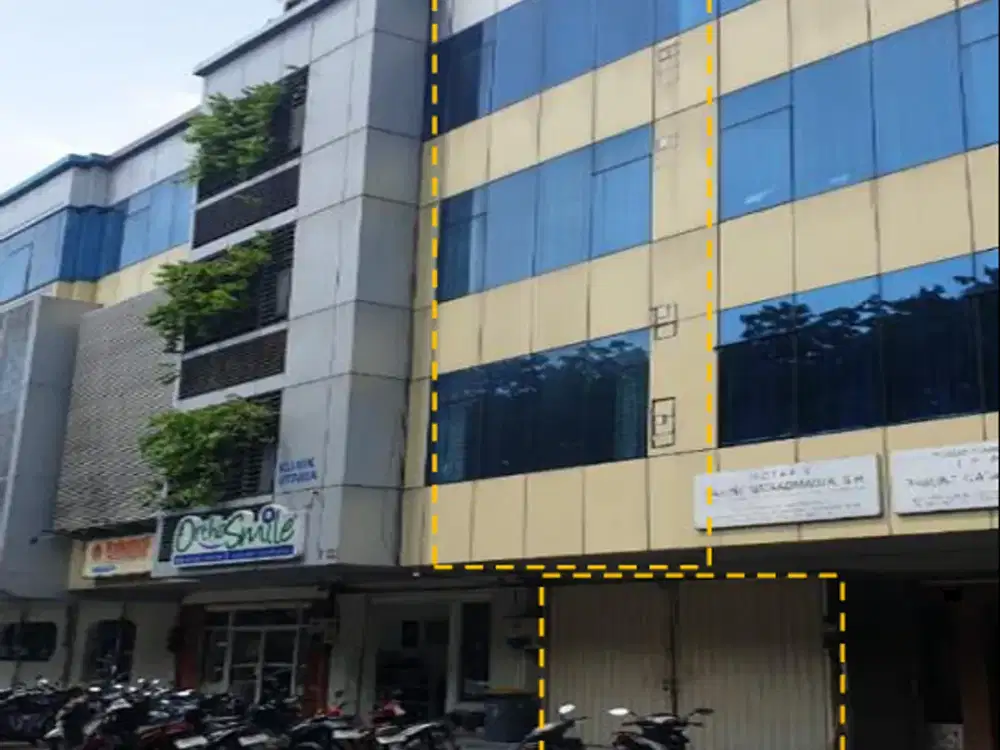 Ruko pinggir jalan boulevard artha gading ada lift barang