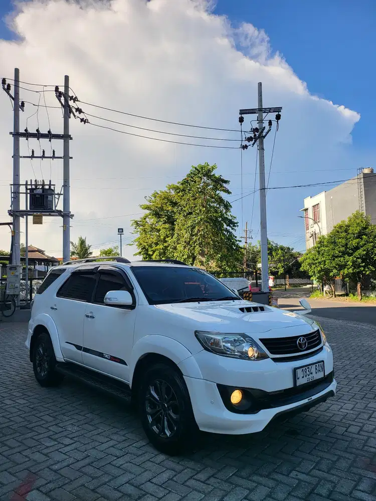 [Gress Mobil Kutisari]Fortuner TRD Diesel 2.5 AT Tahun 2014 Low Km