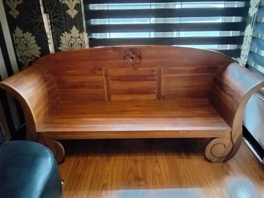 Dijual bangku kayu jati