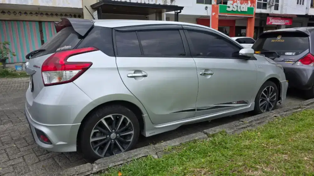 Toyota yaris 1.5 S Trd autometik thn 2017 wn silver