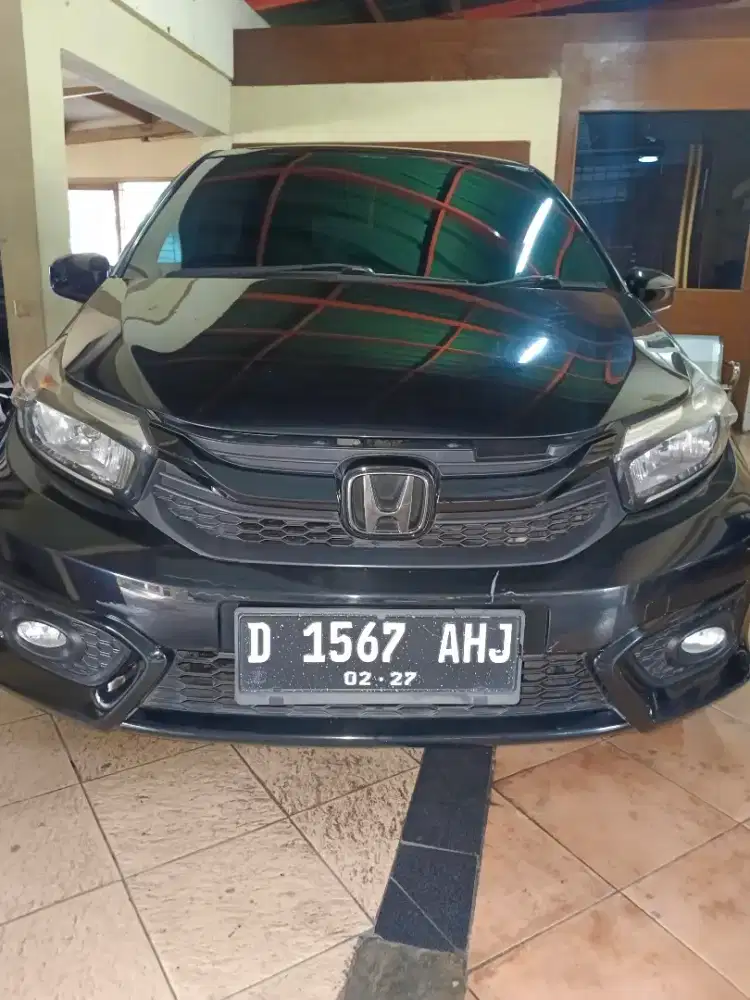 Bismillah numpang jual Brio satya E metic no D. Hitam