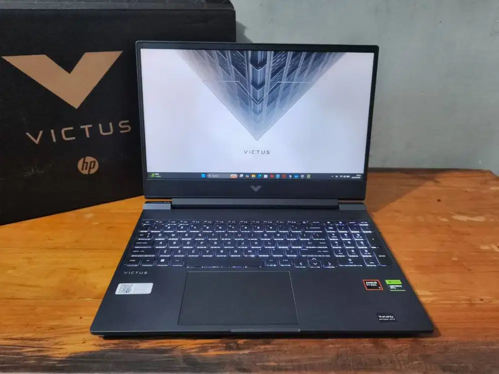 Victus 15-fb2555AX Ryzen 7 8845HS 16/512GB RTX 4050 6GB Garansi 2027