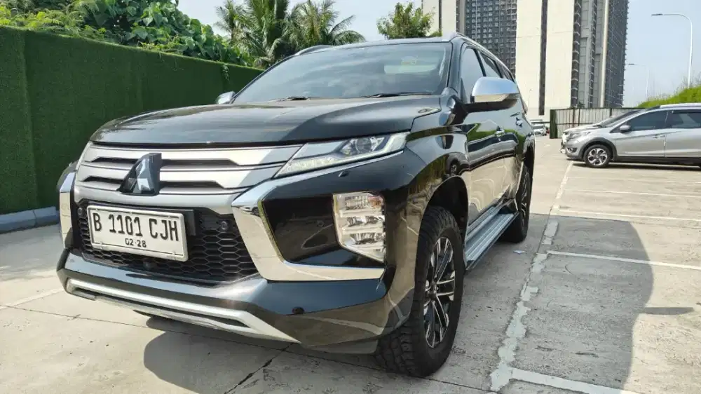Pajero sport Dakar ultimate 4x4 2023 low kilometer