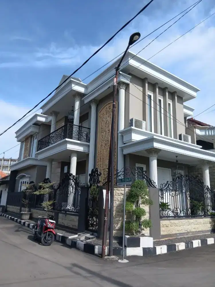 Rumah 3 Lantai - Marmer Italia - Granit Impor - Kusen Jati - Mewah