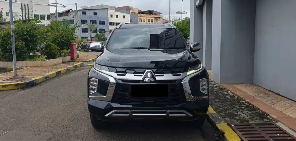 Mitsubishi Pajero Sport Dakar 2.4 Diesel Sunroof Hitam 2025 Like New