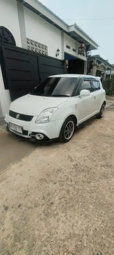 Suzuki Swift manual 2011