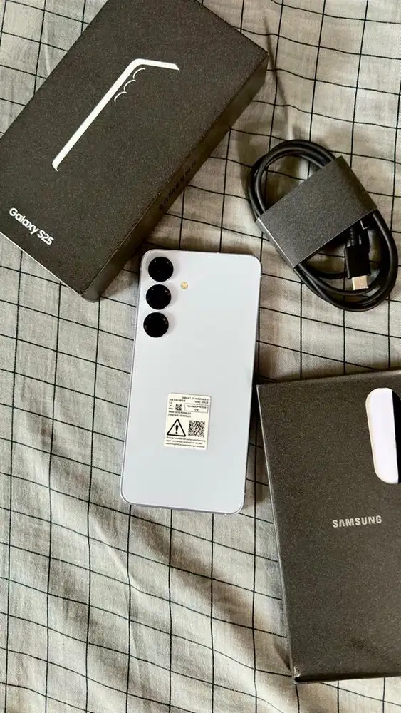 Samsung galaxy S25 12/256 Fullset bergaransi SEIN