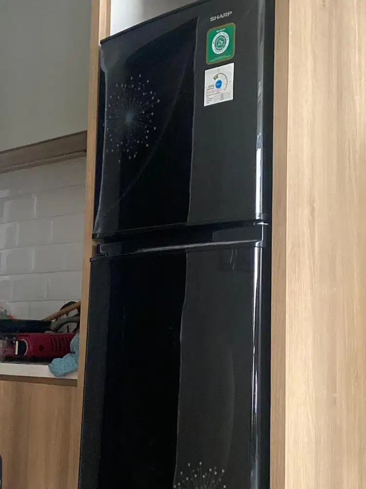 Dijual Kulkas 2 pintu merk SHARP