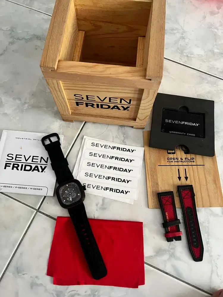 Jam Tangan Seven Friday P3C