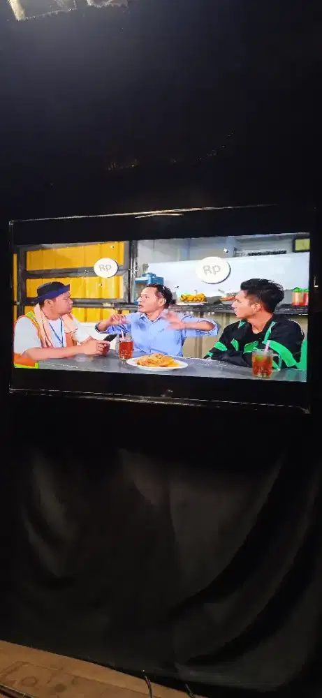 LED LG 43 in ( istimewa)