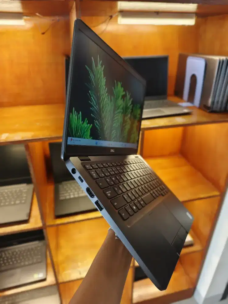 Laptop Dell latitude 5300 3 jutaan aja siap pakai
