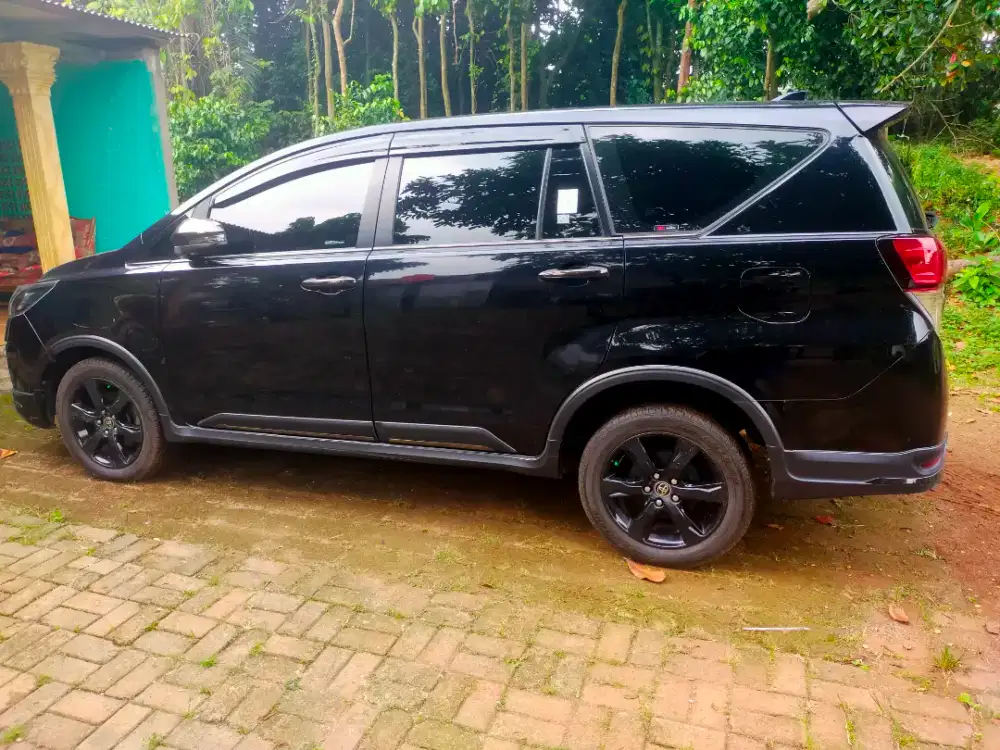 Toyota kijang venturer tahun 2022
