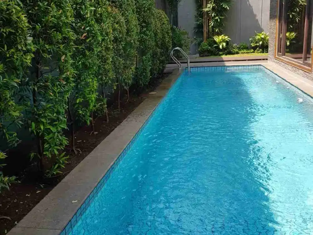 DIJUAL RUMAH MEWAH DALAM KOMPLEK TENANG, LOKASI STRATEGIS DI KEMANG JAKSEL