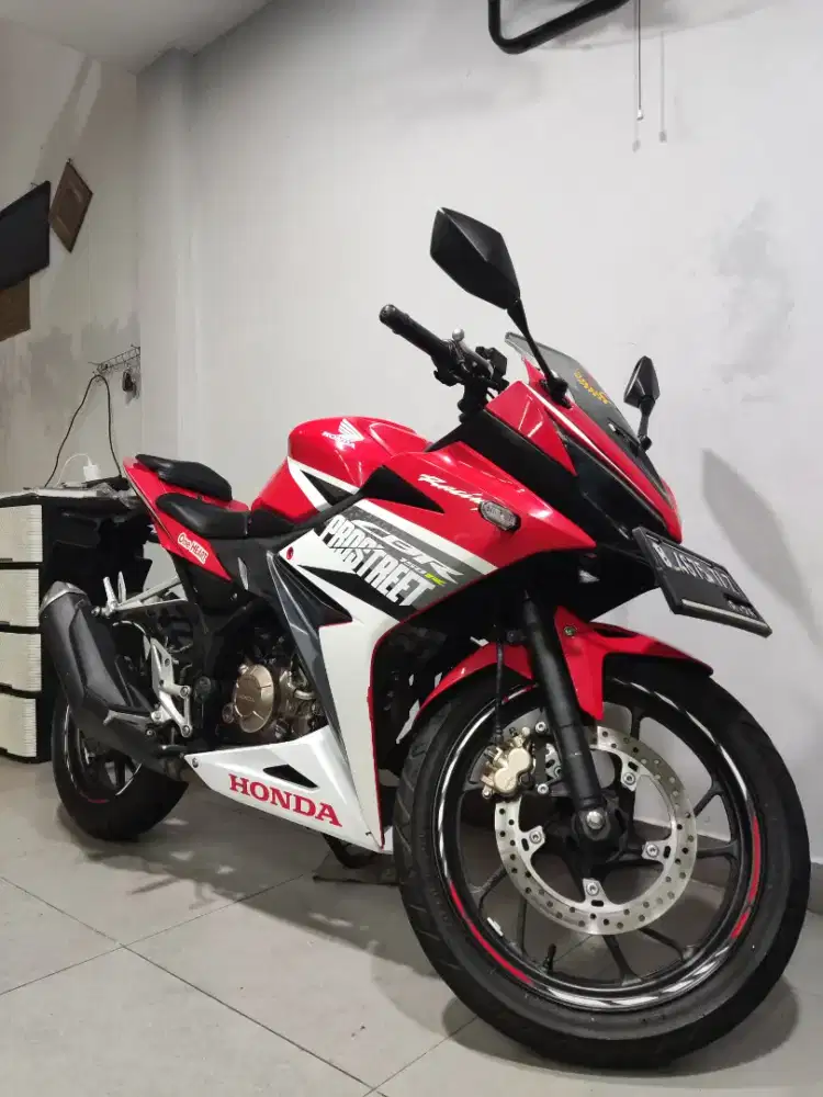 CBR 150 Facelift 2016 / 2017 ANTIK Km 18rb Istimewa Like New ABBA