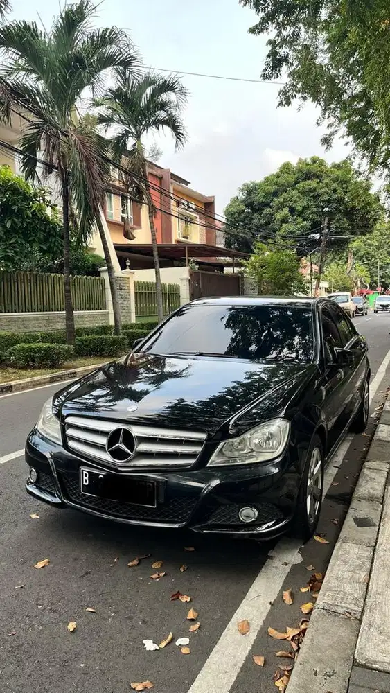 Mercedes benz w204 c200 cgi tahun 2011 facelift