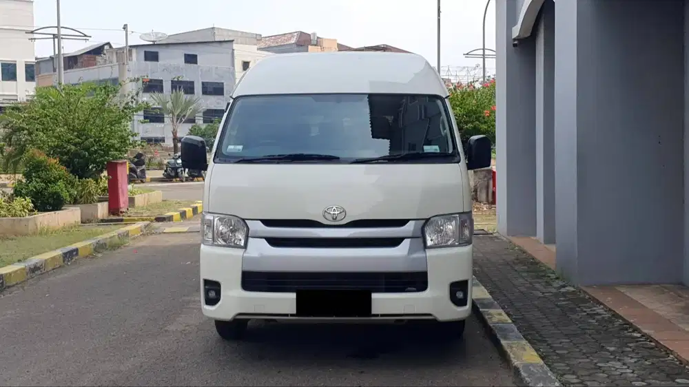 Toyota HiACE Commuter 3.0 Diesel 16 Seat Manual 2025 NIK 2024 Like New