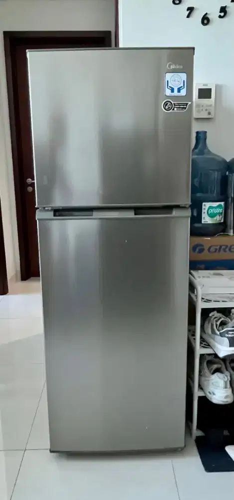 Kulkas midea 2 pintu bekas kondisi mati