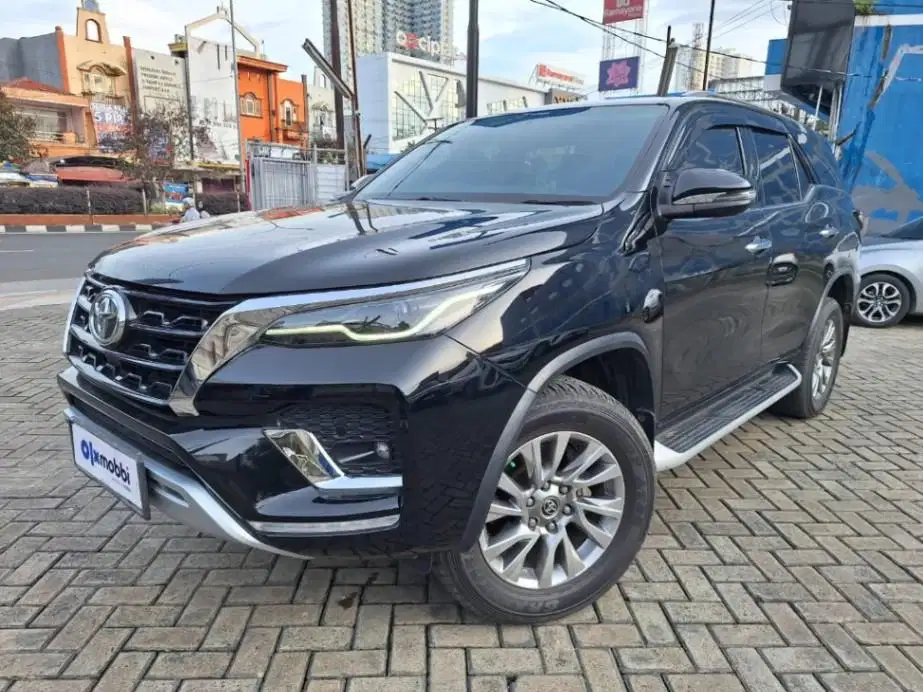Toyota Fortuner 2.4 4x2 VRZ Solar-AT 2021 Hitam