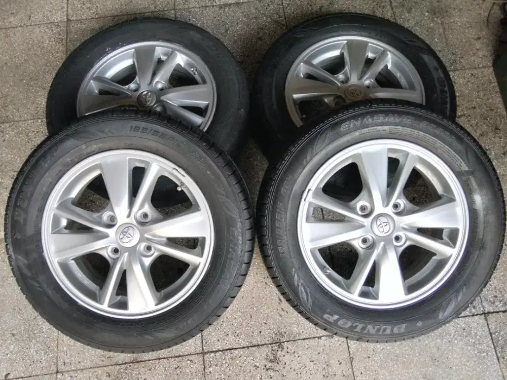 Velg R15 original Avanza veloz + Ban 185/65 R15 Dunlop ENASAVE 90%
