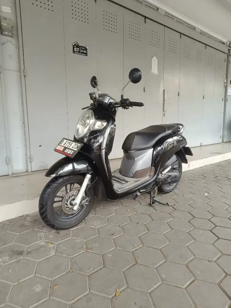 Honda scoopy donat 2019 mulus