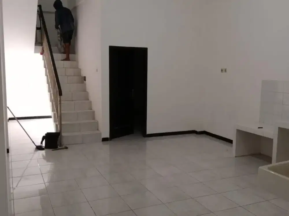 Ruko strategis area kawi  cocok untuk kantor