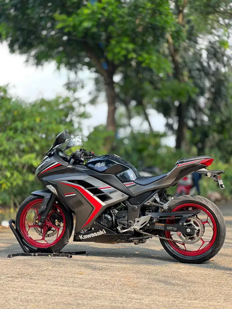 KAWASAKI NINJA 250 FI OLD ABS LTD 2016 GREY KM LOW PAJAK ON MULUS