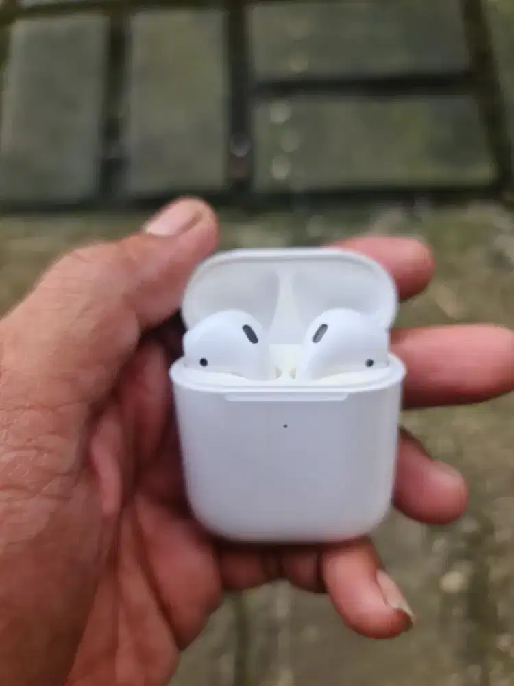 Airpod Gen 2 model A 2032