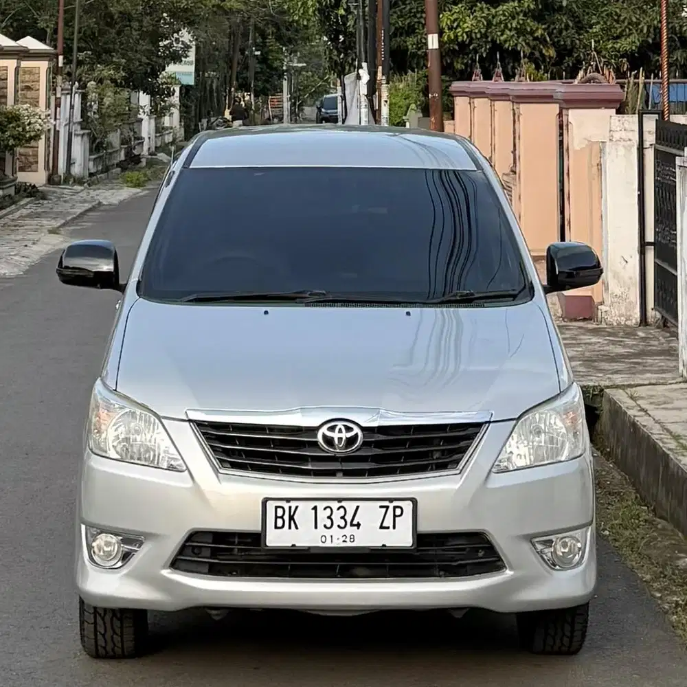 Toyota Innova G 2.5 Manual D 2012