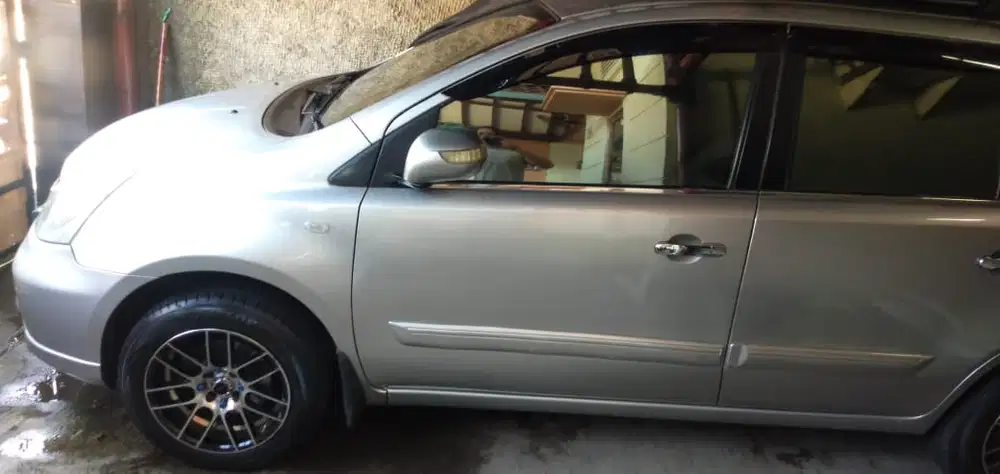 Nissan Grand livina 2011 Bensin