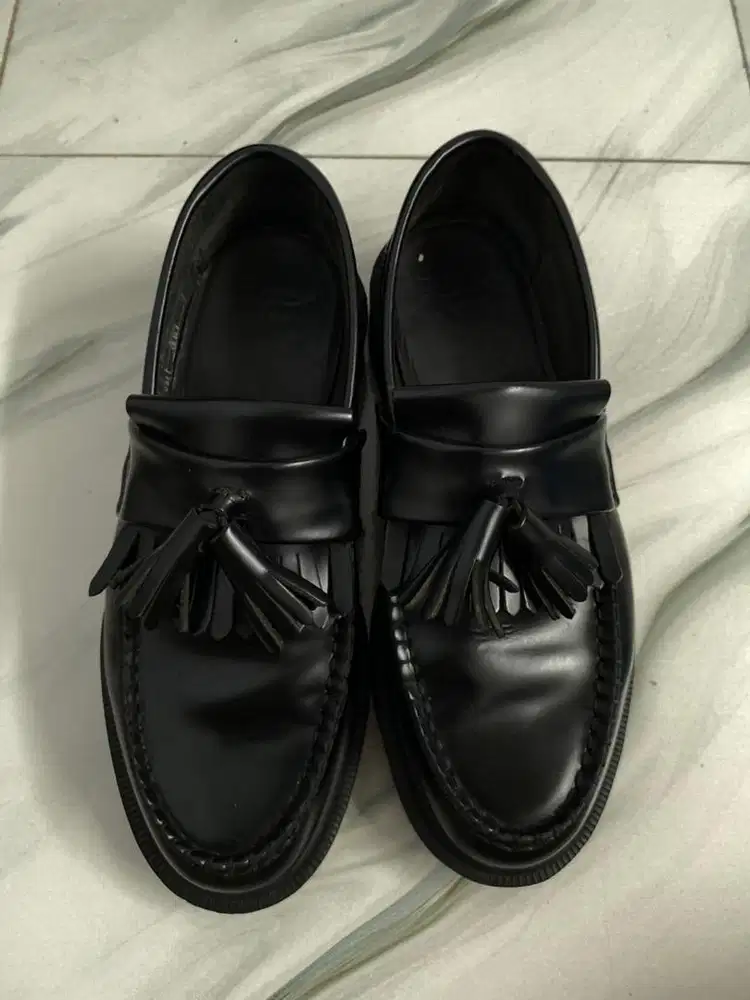 Dr. Martens adrian