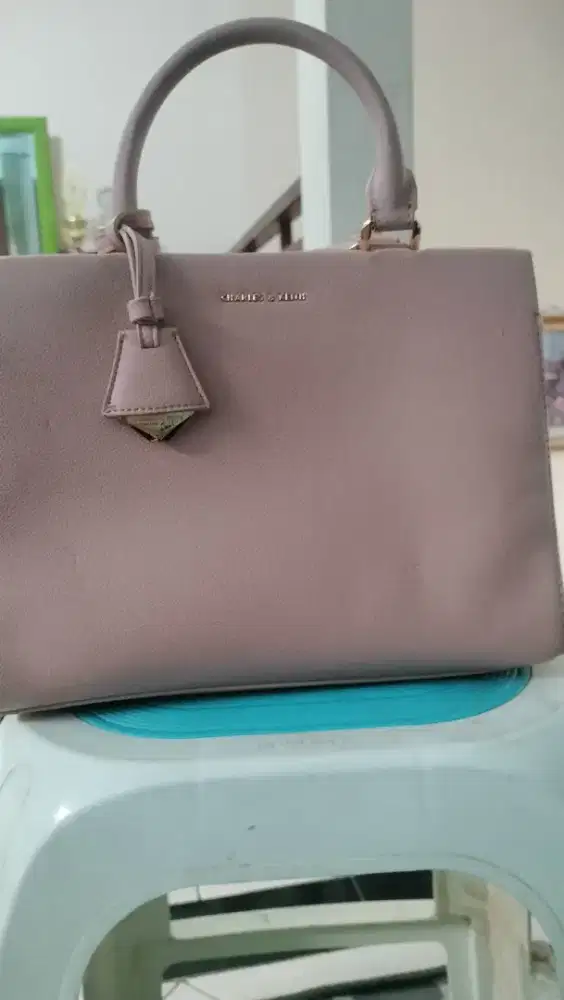 Tas charles n keith