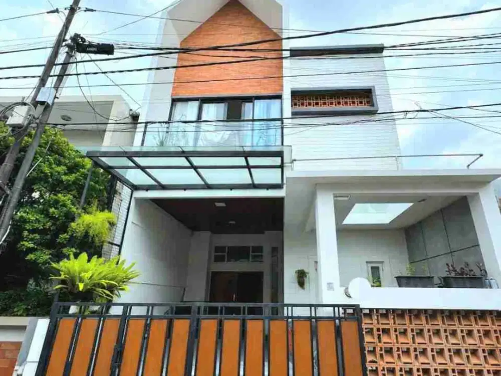 SCANDIANVIAN SEMI FURNISHED Rumah Di Pondok Bambu Duren Sawit