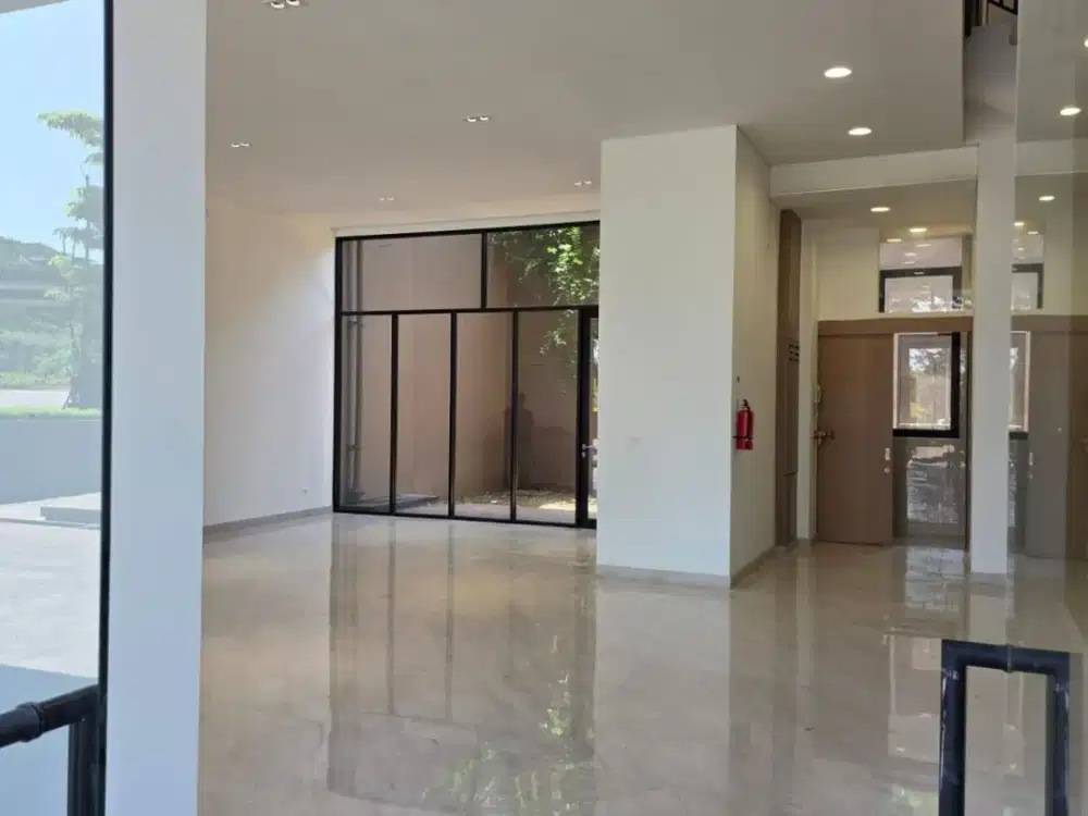 Disewakan Ruko Komersial 4 Lantai dengan Basement dan Lift di Kawasan Bisnis BSD Dekat Aeon Mall & The Breeze