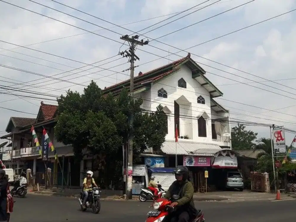 Investasi Menguntungkan Ruko 2 Lantai Strategis 1000 Meter Persegi di Jalan Raya Tajem Dekat Pasar Stan Maguwoharjo