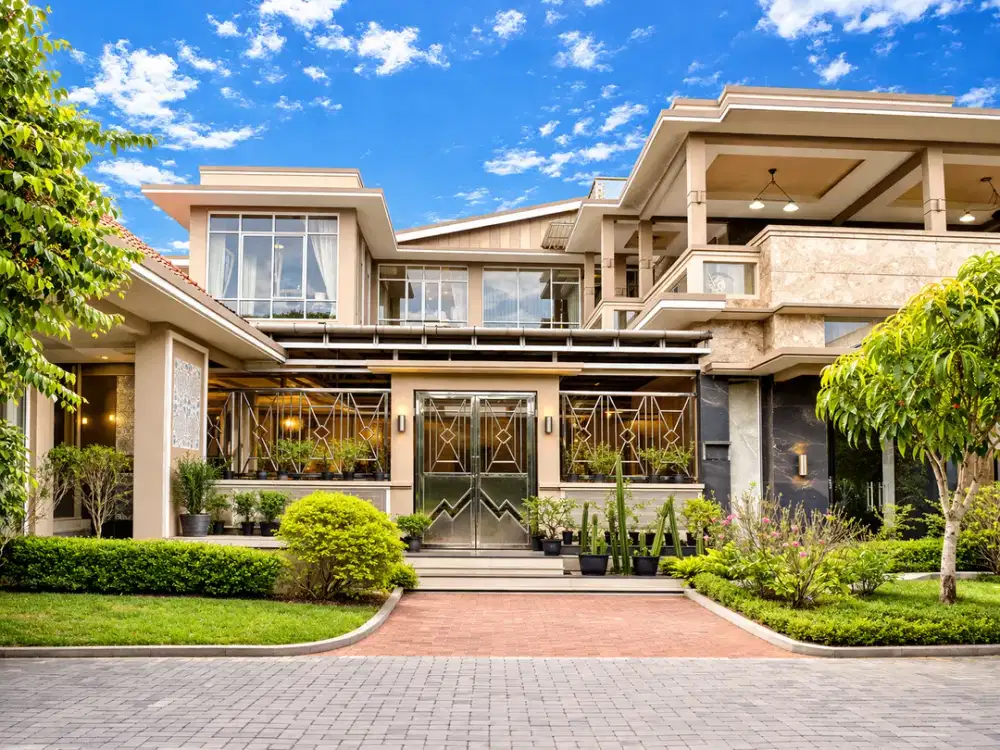 Rumah Mewah Fortuna Hinggil Gunung Putri – LT 1.500 m², Parkir 10 Mobil!