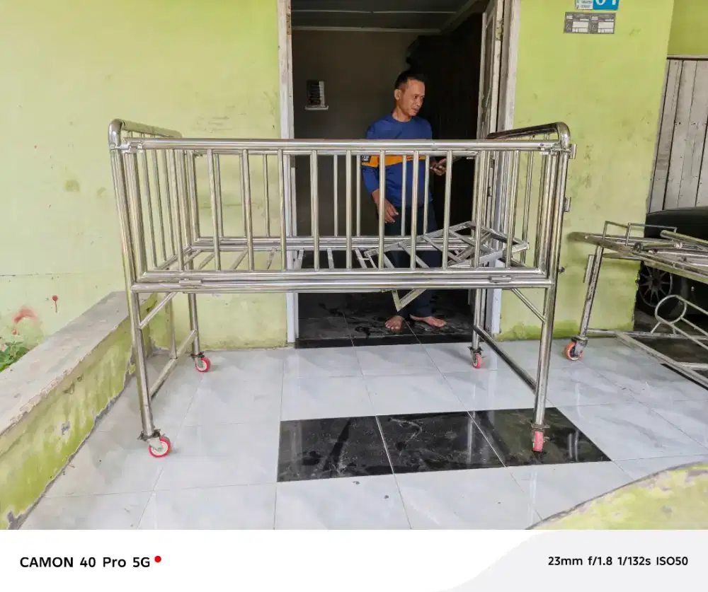Tempat tidur anak balita