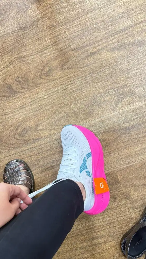 SEPATU RUNNING ORTUSEIGHT