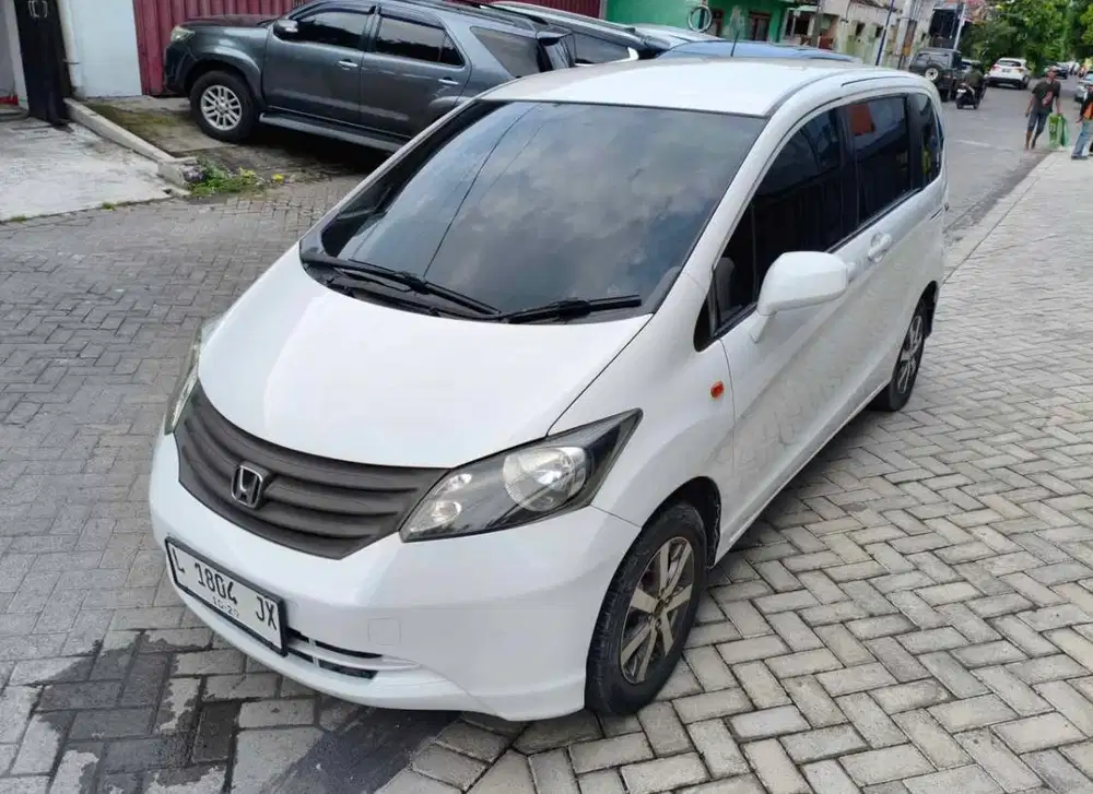 HONDA FREED 1.5 S MATIC 2009 AC DOUBLE PUTIH ISTIMEWAH