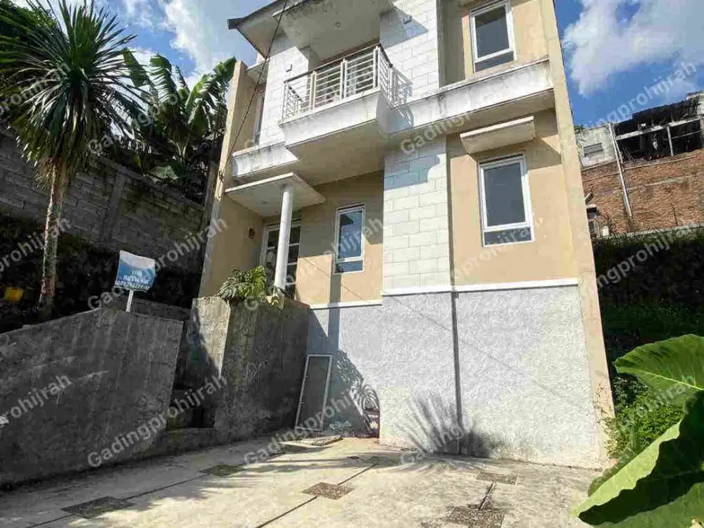 Dijual Rumah Komplek padasuka ideal residence