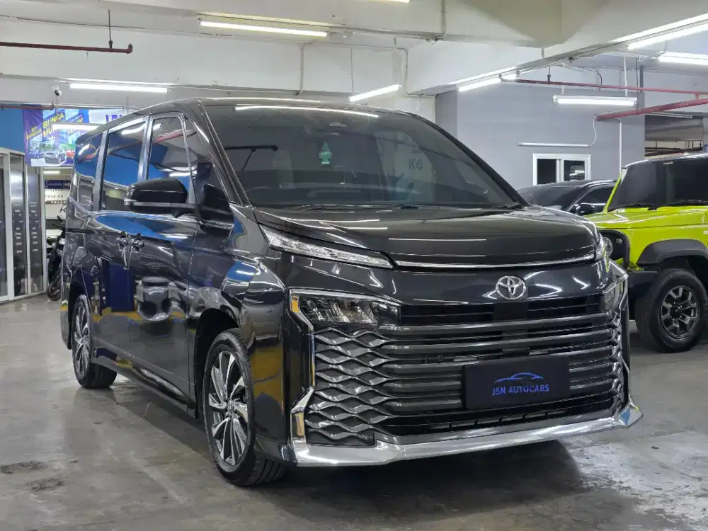 TOYOTA VOXY AT 2.0 2023 MATIC