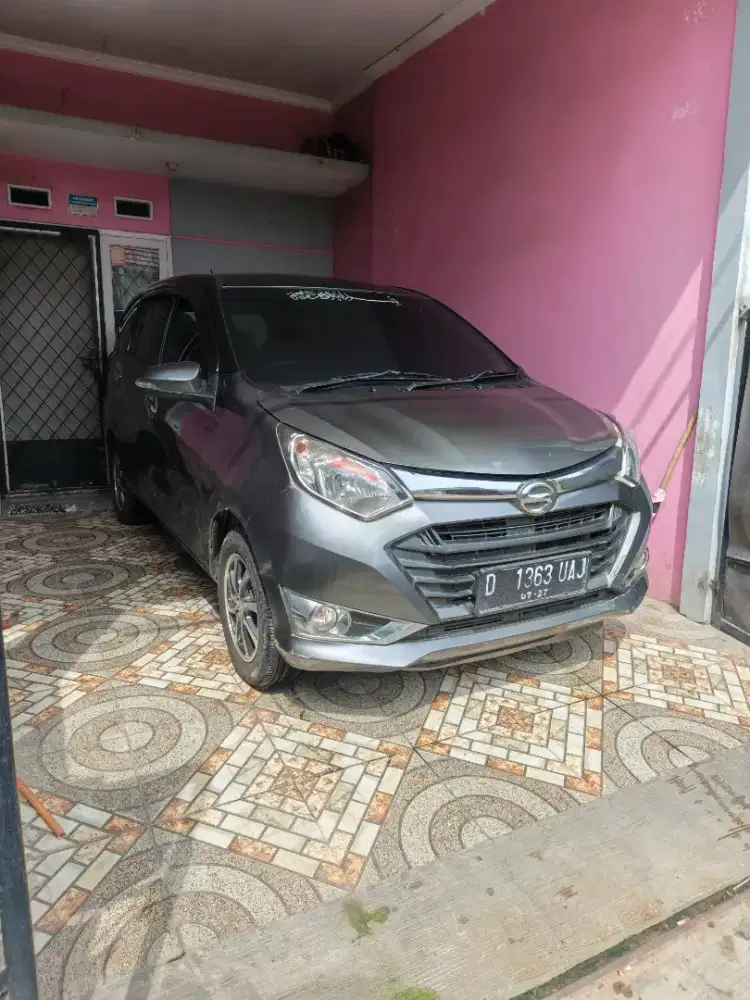 Daihatsu sigra R mt 2017 km rendah