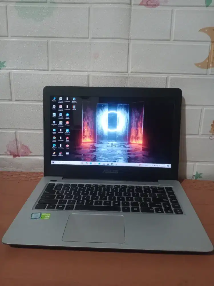 Ready laptop Asus X456urk core i5 gen7 ram 4 ssd 256 Dobel vga