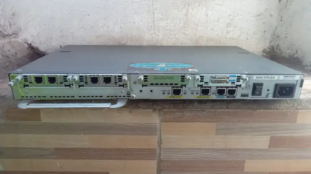 Router Cisco 2600 series made in mexico