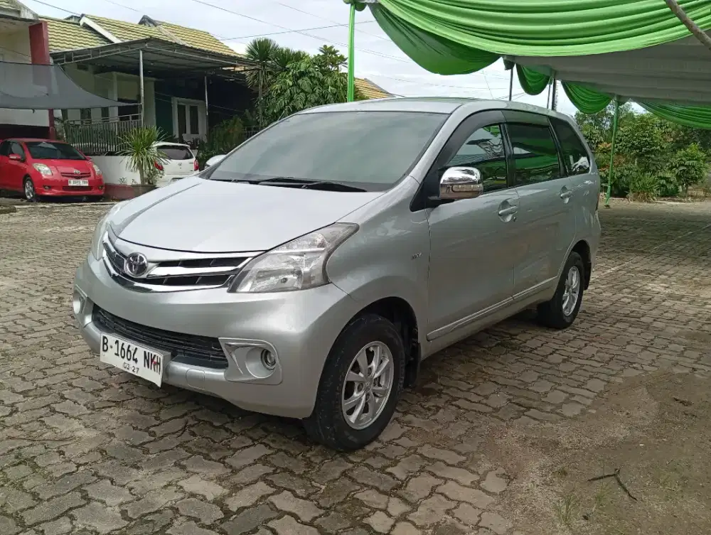 AVANZA G M/T 2012