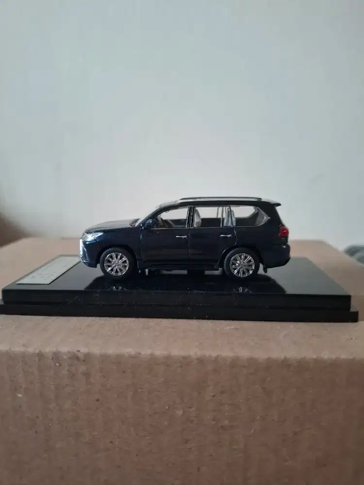 Diecast hikasi lexus Lx 470