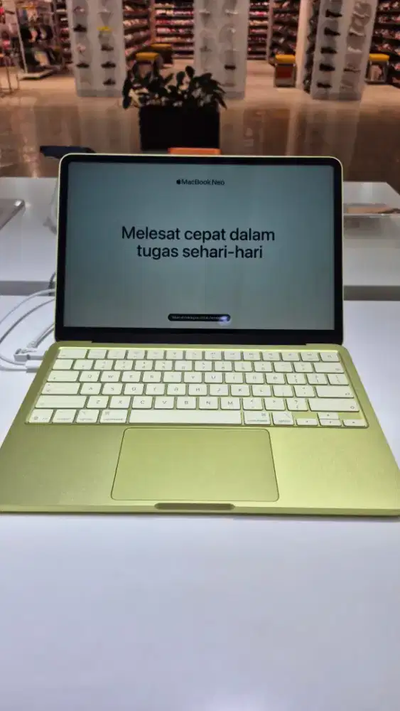 MACBOOK NEO 256GB