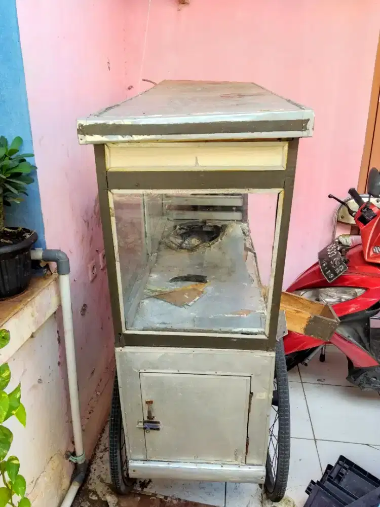 Dijual murah saja Gerobak dorong bekas jualan batagor