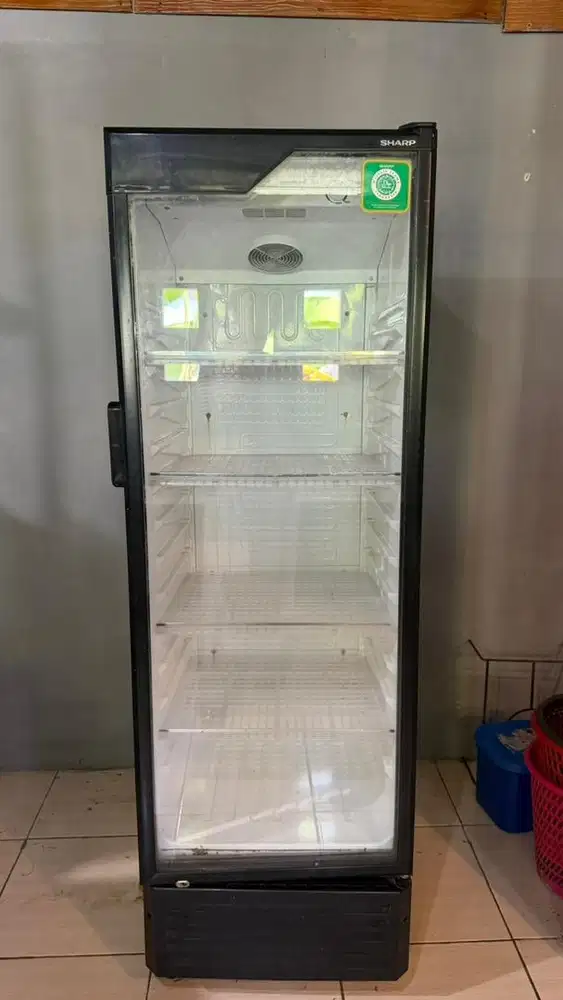 Showcase Sharp 4 rak